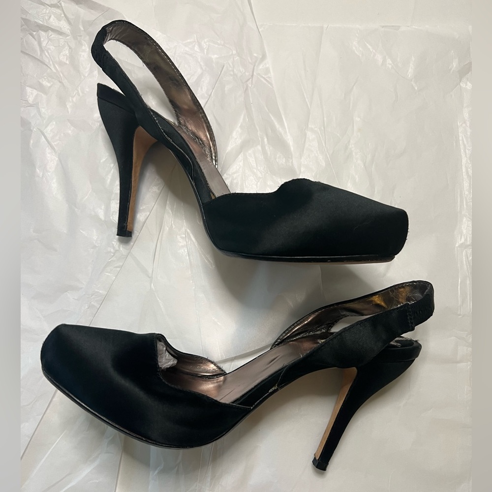 Max Studio Pumps - Picture 3 of 15